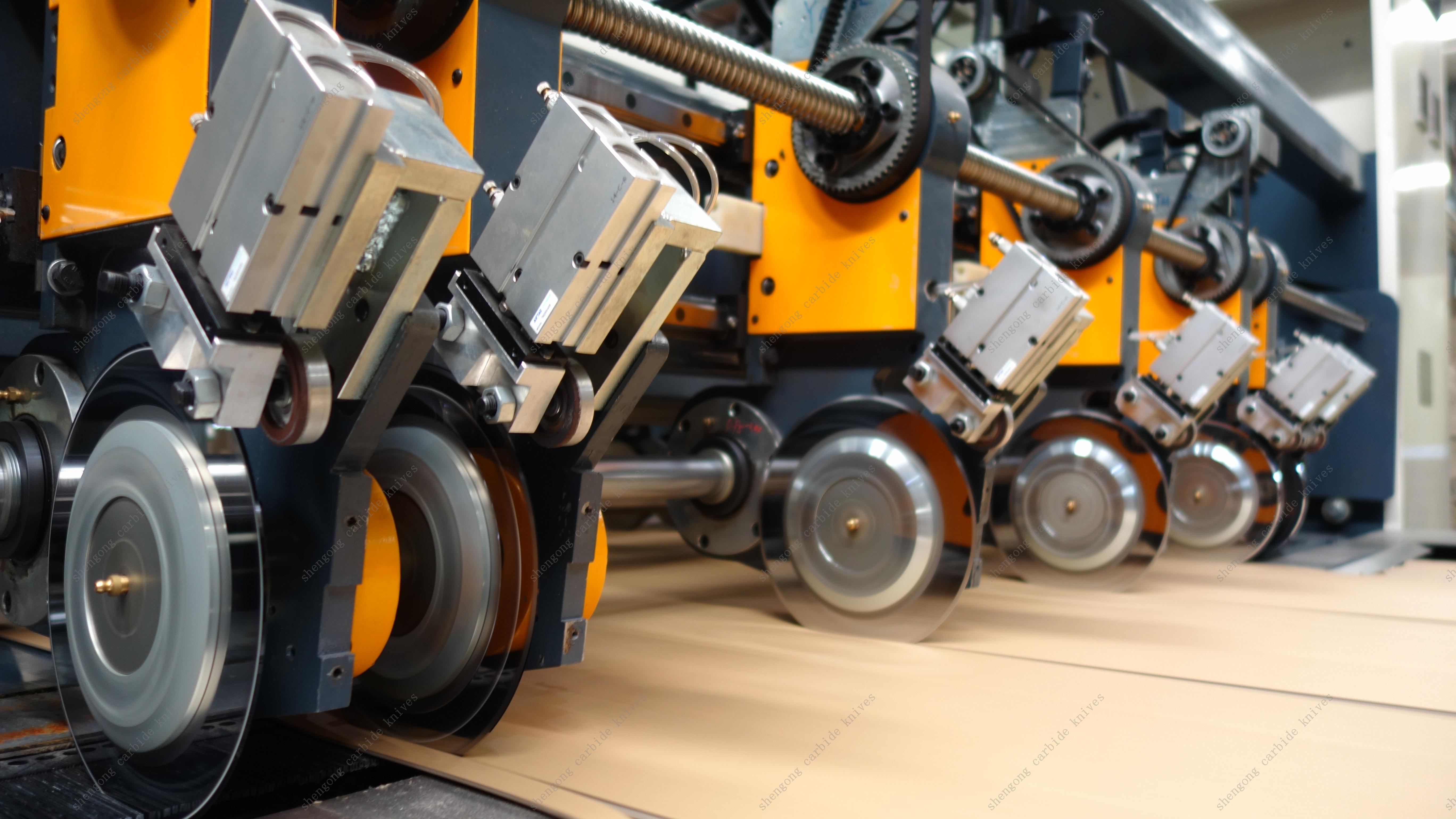 knives Applications in the Corrugated Paper Industry